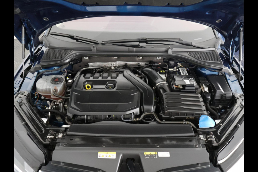 Škoda Octavia Combi 1.5 e-TSI HYBRID BUS.PLUS 150 PK 1e EIG AUTOMAAT SCHUIF/KANTEL PANORAMADAK.GROTE WEG KM !