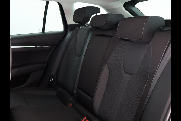 Škoda Octavia Combi 1.5 e-TSI HYBRID BUS.PLUS 150 PK 1e EIG AUTOMAAT SCHUIF/KANTEL PANORAMADAK.GROTE WEG KM !