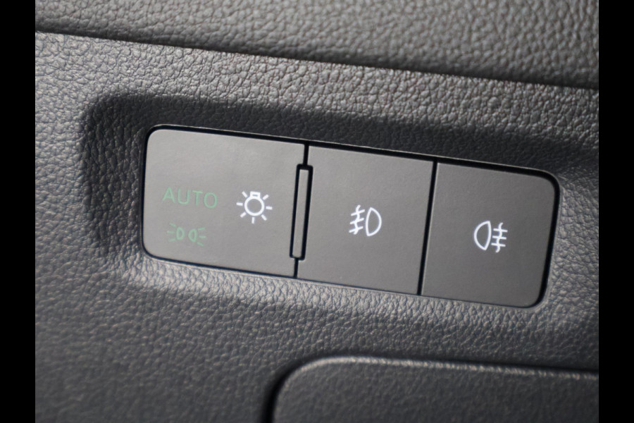 Škoda Octavia Combi 1.5 e-TSI HYBRID BUS.PLUS 150 PK 1e EIG AUTOMAAT SCHUIF/KANTEL PANORAMADAK.GROTE WEG KM !