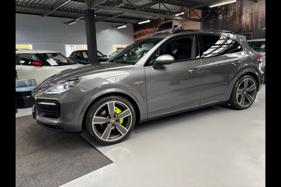 Porsche Cayenne 3.0 E-Hybrid / Panorama / Sport