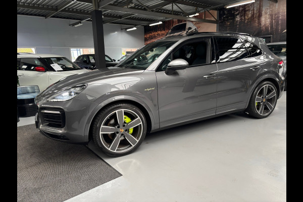 Porsche Cayenne 3.0 E-Hybrid / Panorama / Sport