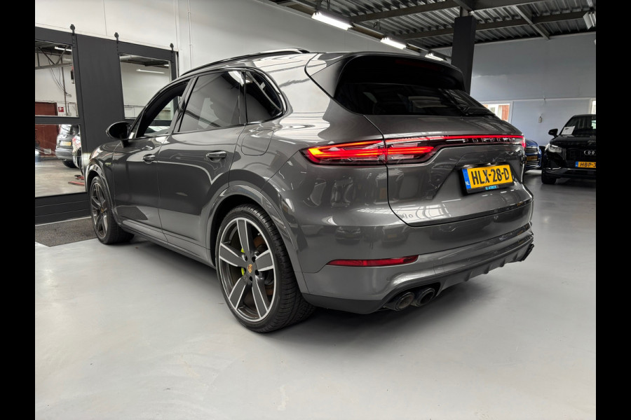 Porsche Cayenne 3.0 E-Hybrid / Panorama / Sport