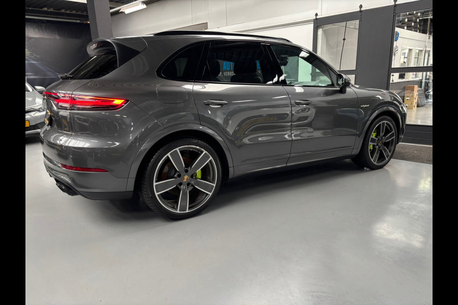 Porsche Cayenne 3.0 E-Hybrid / Panorama / Sport