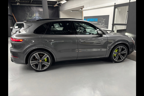 Porsche Cayenne 3.0 E-Hybrid / Panorama / Sport