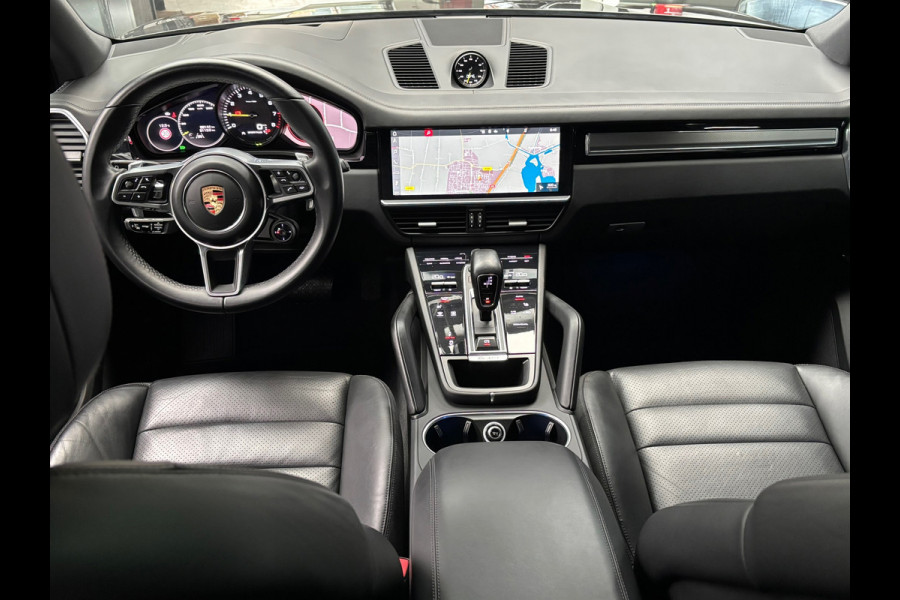 Porsche Cayenne 3.0 E-Hybrid / Panorama / Sport