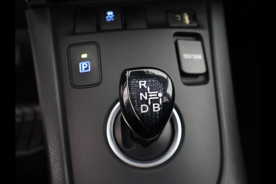 Toyota Auris Touring Sports 1.8 Hybrid Dynamic CAMERA . FULL MAP NAV . KEYLESS START/STOP . CRUISE CONTROL