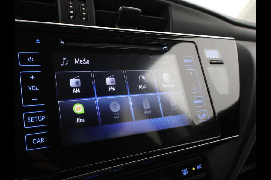 Toyota Auris Touring Sports 1.8 Hybrid Dynamic CAMERA . FULL MAP NAV . KEYLESS START/STOP . CRUISE CONTROL