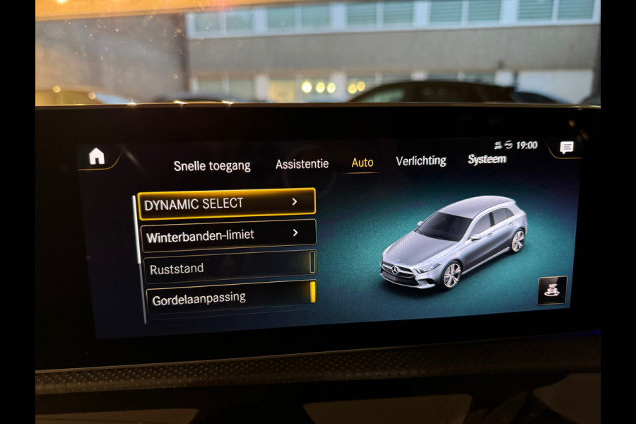 Mercedes-Benz A-Klasse 250 AMG Edition Premium+ Pano|Keyless|Camera|