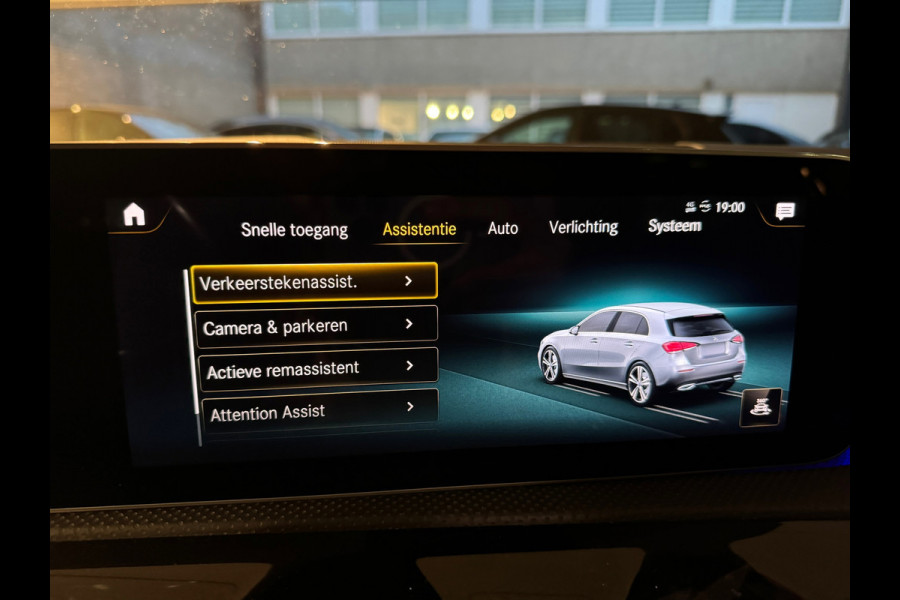 Mercedes-Benz A-Klasse 250 AMG Edition Premium+ Pano|Keyless|Camera|