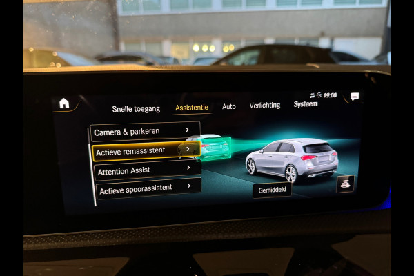 Mercedes-Benz A-Klasse 250 AMG Edition Premium+ Pano|Keyless|Camera|