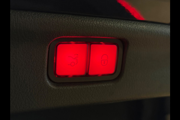 Mercedes-Benz C-Klasse 180 AMG Line|C63 PACK|PANO|MEMORY|FULL OPTIONS