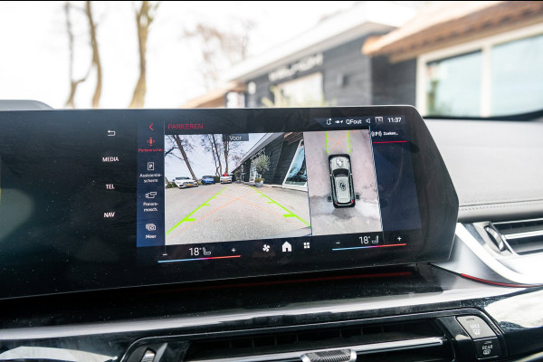 BMW iX1 EDrive 20 M Sport Live Cockpit I Mineralweiss Metallic I Head Up I Led I CarPlay I 360 Camera I M-Sportremmen rood I BTW