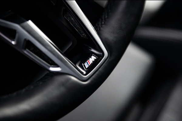 BMW iX1 EDrive 20 M Sport Live Cockpit I Mineralweiss Metallic I Head Up I Led I CarPlay I 360 Camera I M-Sportremmen rood I BTW