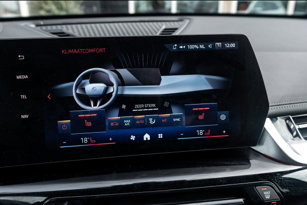 BMW iX1 EDrive 20 M Sport Live Cockpit I Mineralweiss Metallic I Head Up I Led I CarPlay I 360 Camera I M-Sportremmen rood I BTW