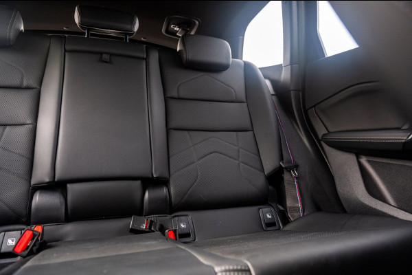 BMW iX1 EDrive 20 M Sport Live Cockpit I Mineralweiss Metallic I Head Up I Led I CarPlay I 360 Camera I M-Sportremmen rood I BTW