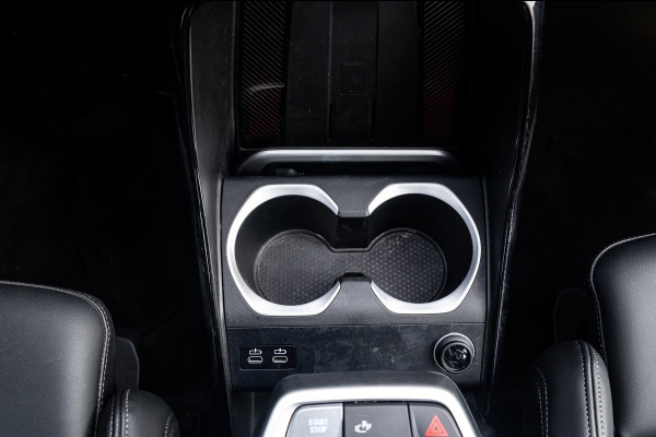 BMW iX1 EDrive 20 M Sport Live Cockpit I Mineralweiss Metallic I Head Up I Led I CarPlay I 360 Camera I M-Sportremmen rood I BTW