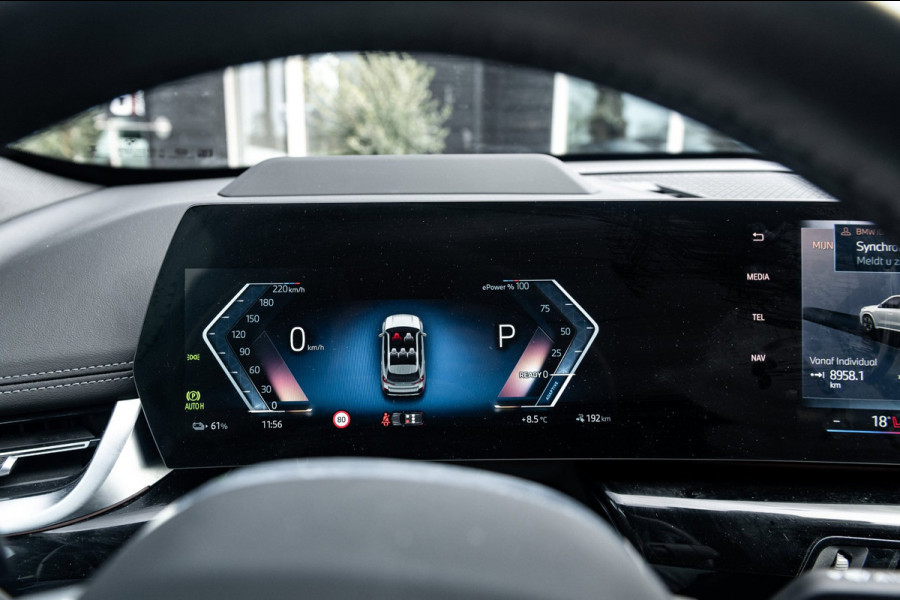 BMW iX1 EDrive 20 M Sport Live Cockpit I Mineralweiss Metallic I Head Up I Led I CarPlay I 360 Camera I M-Sportremmen rood I BTW