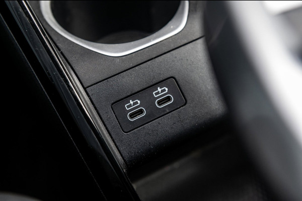 BMW iX1 EDrive 20 M Sport Live Cockpit I Mineralweiss Metallic I Head Up I Led I CarPlay I 360 Camera I M-Sportremmen rood I BTW