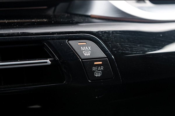 BMW iX1 EDrive 20 M Sport Live Cockpit I Mineralweiss Metallic I Head Up I Led I CarPlay I 360 Camera I M-Sportremmen rood I BTW