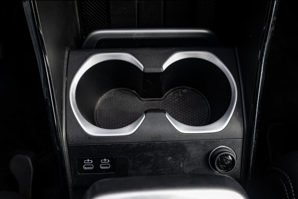 BMW iX1 EDrive 20 M Sport Live Cockpit I Mineralweiss Metallic I Head Up I Led I CarPlay I 360 Camera I M-Sportremmen rood I BTW