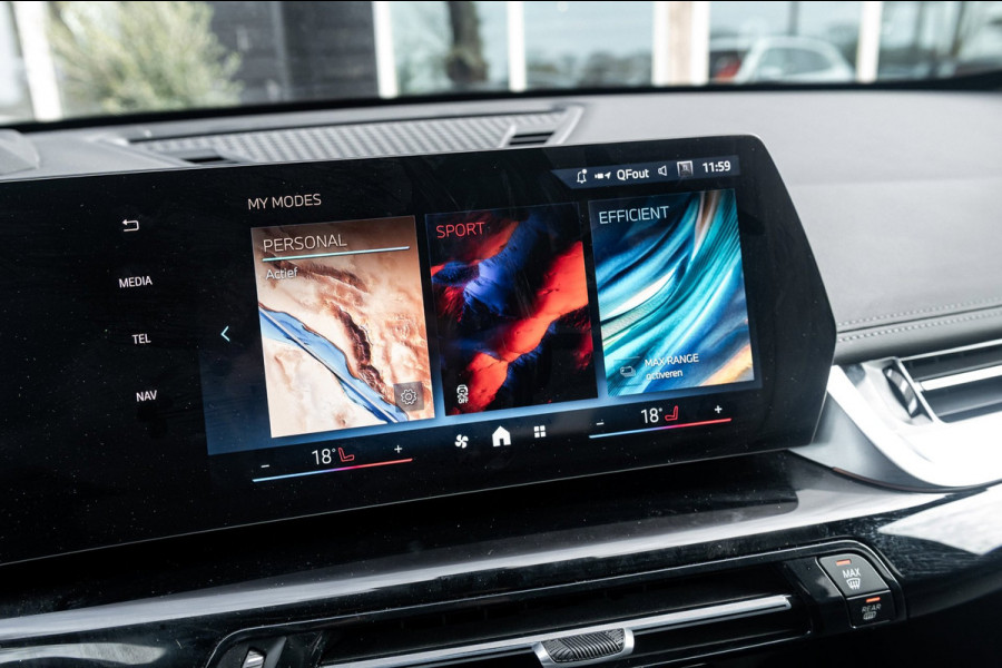 BMW iX1 EDrive 20 M Sport Live Cockpit I Mineralweiss Metallic I Head Up I Led I CarPlay I 360 Camera I M-Sportremmen rood I BTW