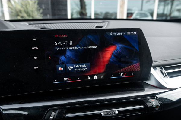 BMW iX1 EDrive 20 M Sport Live Cockpit I Mineralweiss Metallic I Head Up I Led I CarPlay I 360 Camera I M-Sportremmen rood I BTW