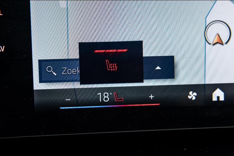 BMW iX1 EDrive 20 M Sport Live Cockpit I Mineralweiss Metallic I Head Up I Led I CarPlay I 360 Camera I M-Sportremmen rood I BTW