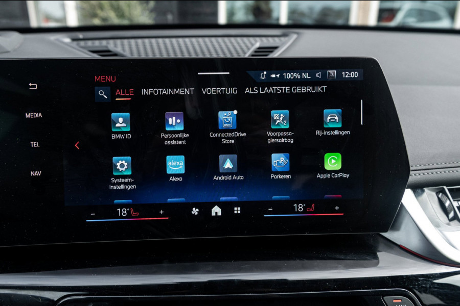 BMW iX1 EDrive 20 M Sport Live Cockpit I Mineralweiss Metallic I Head Up I Led I CarPlay I 360 Camera I M-Sportremmen rood I BTW