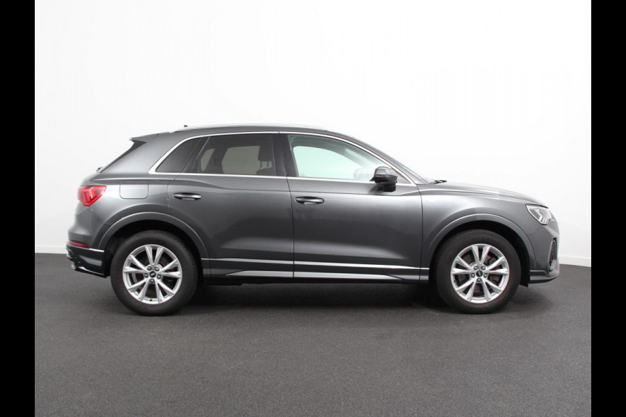 Audi Q3 45 TFSI e 245pk S-Line Plus PHEV | Navigatie | Apple Carplay/Android auto | Climate Control | Adaptive Cruise Control | Electrisch bedienbare achterklep | Lichtmetalen Velgen