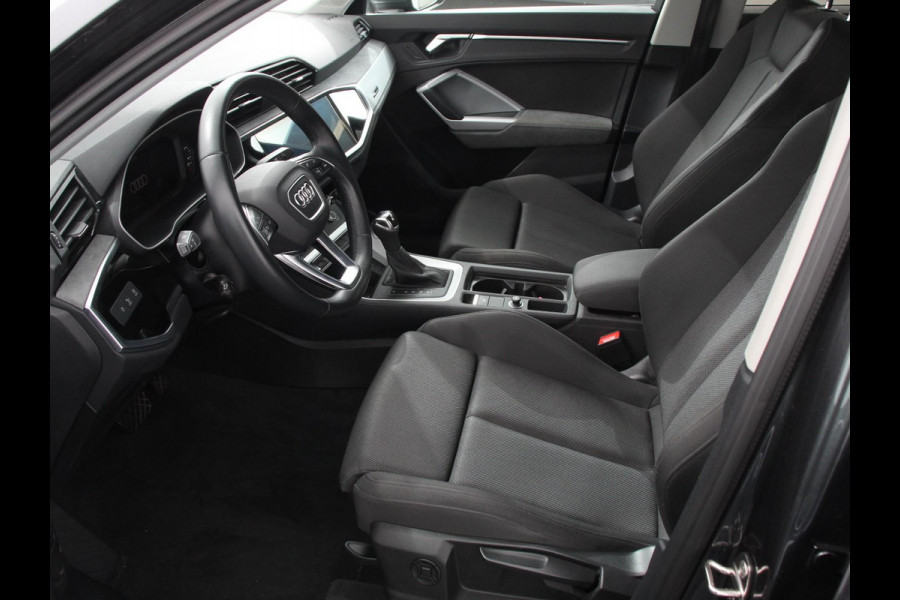 Audi Q3 45 TFSI e 245pk S-Line Plus PHEV | Navigatie | Apple Carplay/Android auto | Climate Control | Adaptive Cruise Control | Electrisch bedienbare achterklep | Lichtmetalen Velgen
