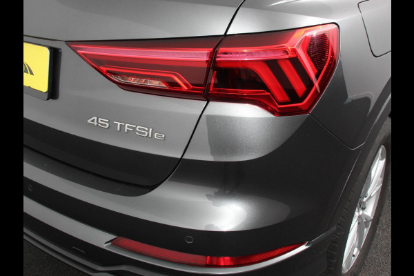 Audi Q3 45 TFSI e 245pk S-Line Plus PHEV | Navigatie | Apple Carplay/Android auto | Climate Control | Adaptive Cruise Control | Electrisch bedienbare achterklep | Lichtmetalen Velgen