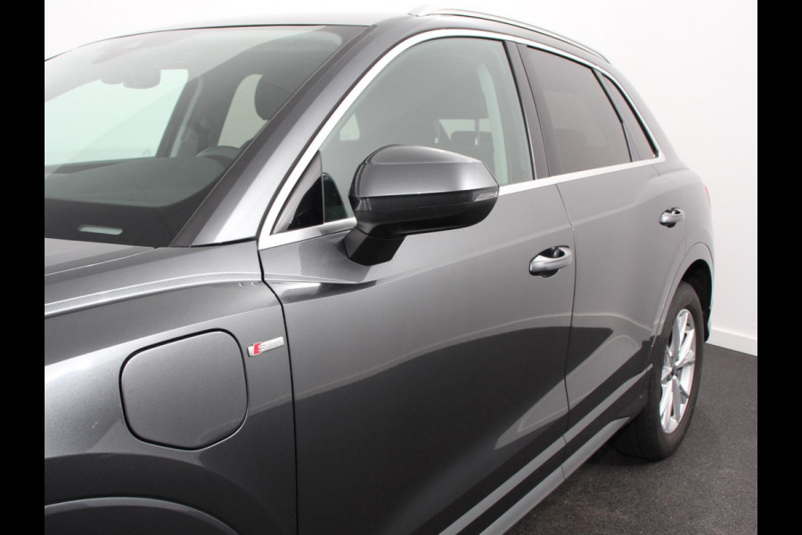 Audi Q3 45 TFSI e 245pk S-Line Plus PHEV | Navigatie | Apple Carplay/Android auto | Climate Control | Adaptive Cruise Control | Electrisch bedienbare achterklep | Lichtmetalen Velgen