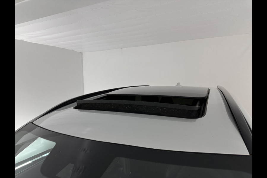 Volvo XC90 2.0 B5 AWD Inscription Intro Edition R-Design [ 7-Pers. ] Aut. *PANO | LEATHER-ALCANTARA | FULL-LED | MEMORY-PACK | BOWERS&WILKINS | BLINDSPOT | KEYLESS | DIGI-COCKPIT | NAVI-FULLMAP | PRIVACY-GLASS | HEATED-SPORTSEATS | 20''ALU | TOWBAR*