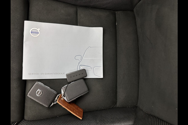 Volvo XC90 2.0 B5 AWD Inscription Intro Edition R-Design [ 7-Pers. ] Aut. *PANO | LEATHER-ALCANTARA | FULL-LED | MEMORY-PACK | BOWERS&WILKINS | BLINDSPOT | KEYLESS | DIGI-COCKPIT | NAVI-FULLMAP | PRIVACY-GLASS | HEATED-SPORTSEATS | 20''ALU | TOWBAR*