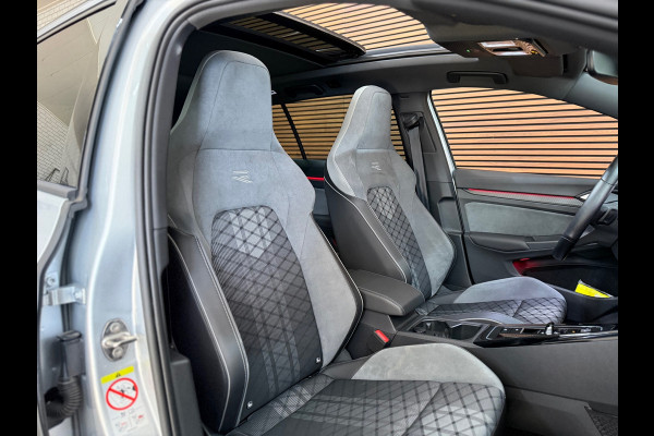 Volkswagen Golf 1.5 TSI R-Line 150pk | Pano | IQ Light | Black Style | Harman Kardon | Head up | ACC | BOMVOL !