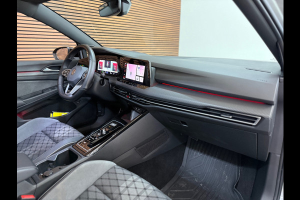 Volkswagen Golf 1.5 TSI R-Line 150pk | Pano | IQ Light | Black Style | Harman Kardon | Head up | ACC | BOMVOL !