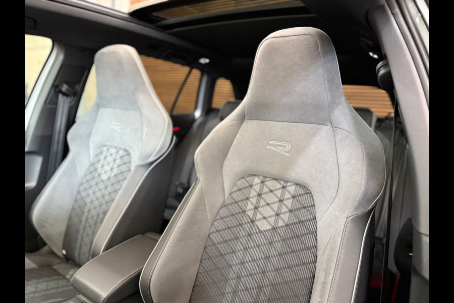 Volkswagen Golf 1.5 TSI R-Line 150pk | Pano | IQ Light | Black Style | Harman Kardon | Head up | ACC | BOMVOL !