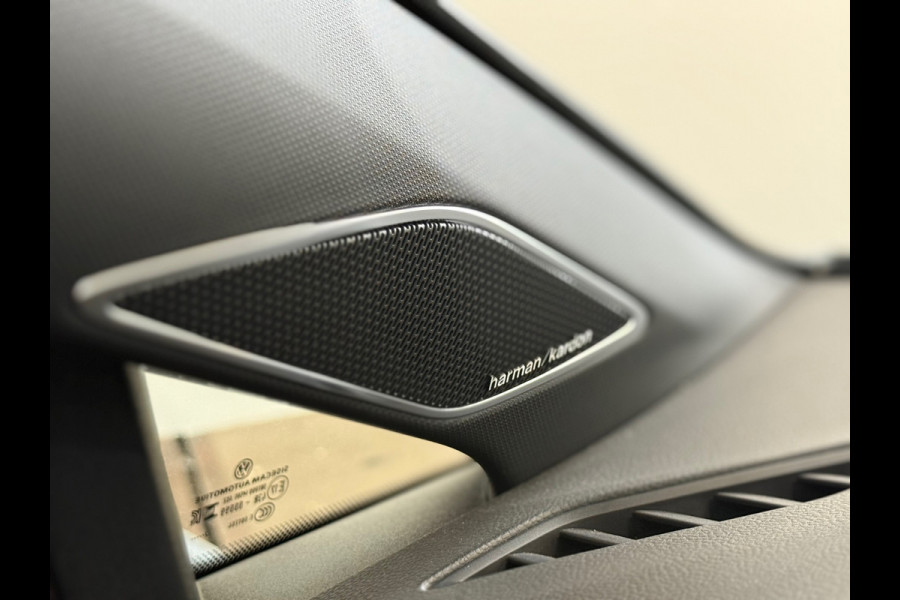 Volkswagen Golf 1.5 TSI R-Line 150pk | Pano | IQ Light | Black Style | Harman Kardon | Head up | ACC | BOMVOL !