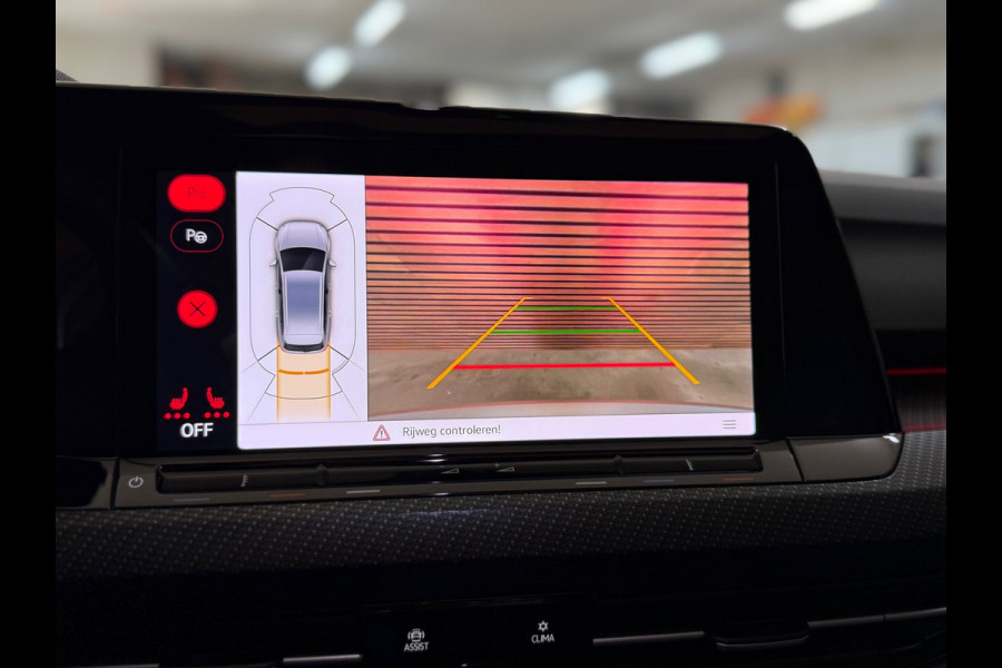 Volkswagen Golf 1.5 TSI R-Line 150pk | Pano | IQ Light | Black Style | Harman Kardon | Head up | ACC | BOMVOL !