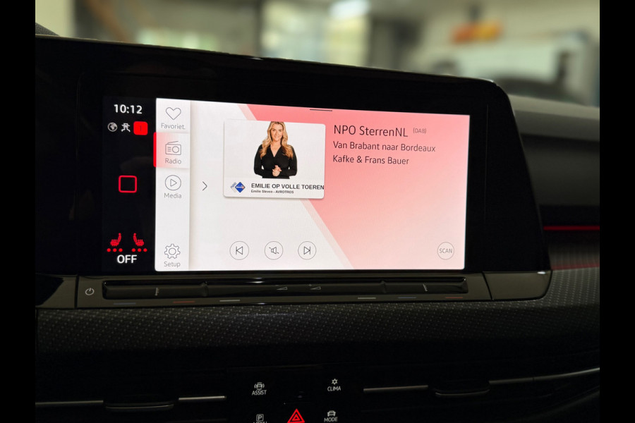 Volkswagen Golf 1.5 TSI R-Line 150pk | Pano | IQ Light | Black Style | Harman Kardon | Head up | ACC | BOMVOL !