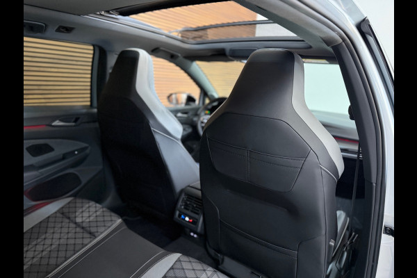 Volkswagen Golf 1.5 TSI R-Line 150pk | Pano | IQ Light | Black Style | Harman Kardon | Head up | ACC | BOMVOL !