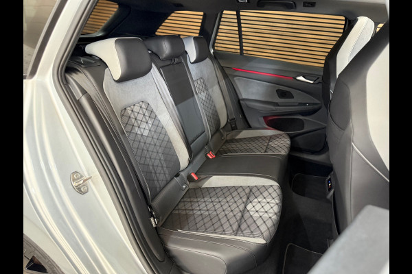 Volkswagen Golf 1.5 TSI R-Line 150pk | Pano | IQ Light | Black Style | Harman Kardon | Head up | ACC | BOMVOL !