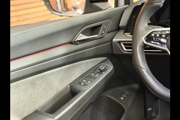 Volkswagen Golf 1.5 TSI R-Line 150pk | Pano | IQ Light | Black Style | Harman Kardon | Head up | ACC | BOMVOL !