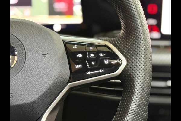 Volkswagen Golf 1.5 TSI R-Line 150pk | Pano | IQ Light | Black Style | Harman Kardon | Head up | ACC | BOMVOL !