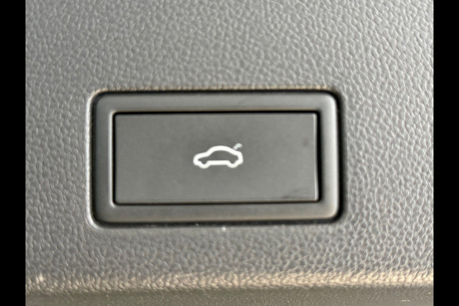 Volkswagen Golf 1.5 TSI R-Line 150pk | Pano | IQ Light | Black Style | Harman Kardon | Head up | ACC | BOMVOL !