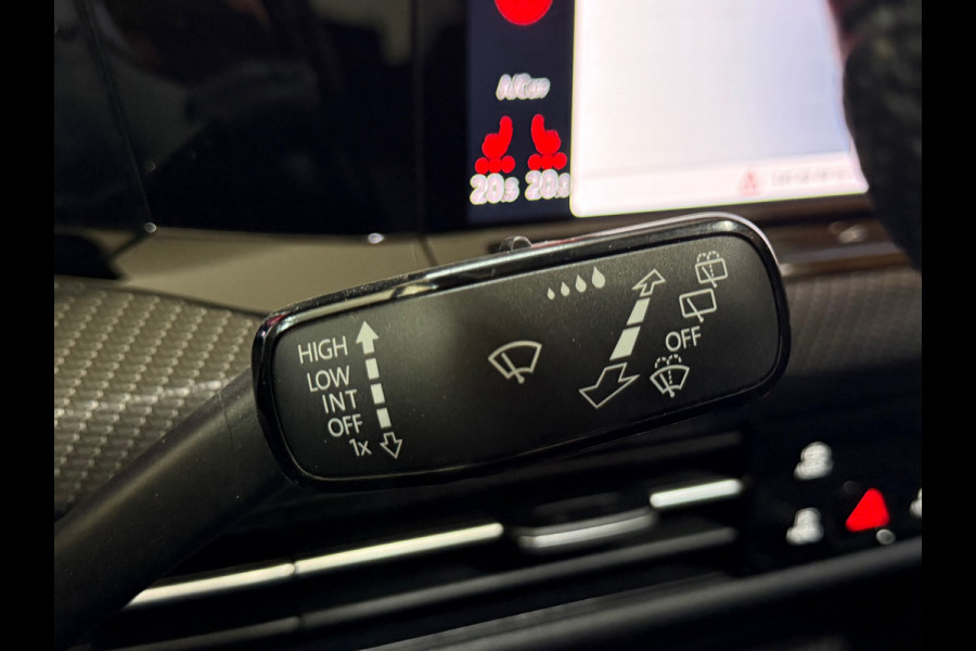 Volkswagen Golf 1.5 TSI R-Line 150pk | Pano | IQ Light | Black Style | Harman Kardon | Head up | ACC | BOMVOL !