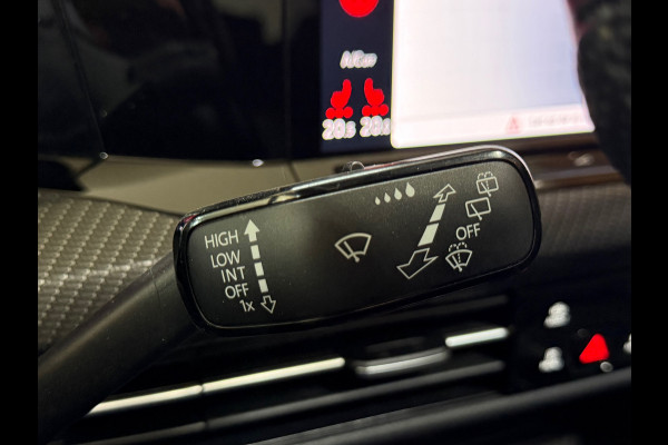Volkswagen Golf 1.5 TSI R-Line 150pk | Pano | IQ Light | Black Style | Harman Kardon | Head up | ACC | BOMVOL !