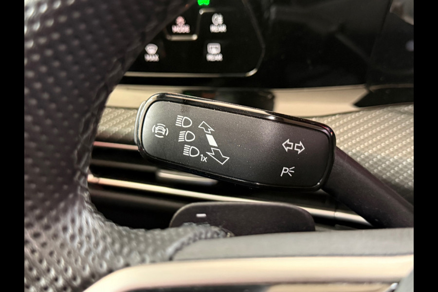 Volkswagen Golf 1.5 TSI R-Line 150pk | Pano | IQ Light | Black Style | Harman Kardon | Head up | ACC | BOMVOL !