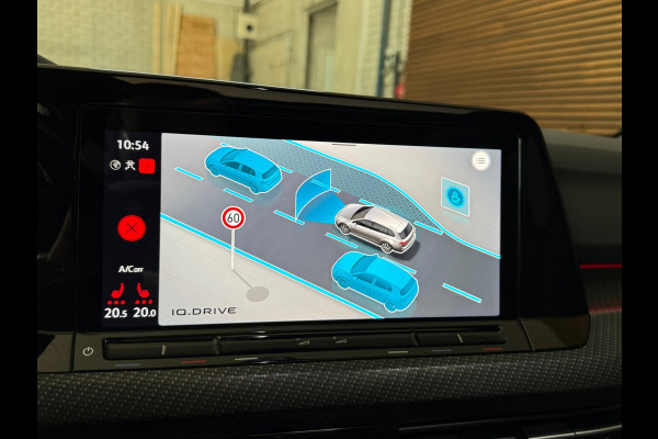 Volkswagen Golf 1.5 TSI R-Line 150pk | Pano | IQ Light | Black Style | Harman Kardon | Head up | ACC | BOMVOL !