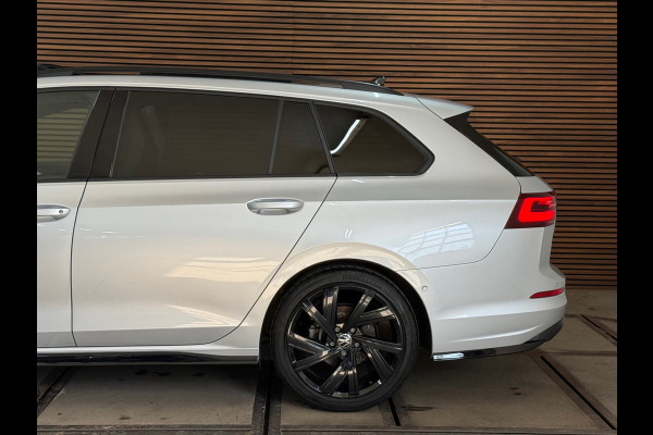 Volkswagen Golf 1.5 TSI R-Line 150pk | Pano | IQ Light | Black Style | Harman Kardon | Head up | ACC | BOMVOL !